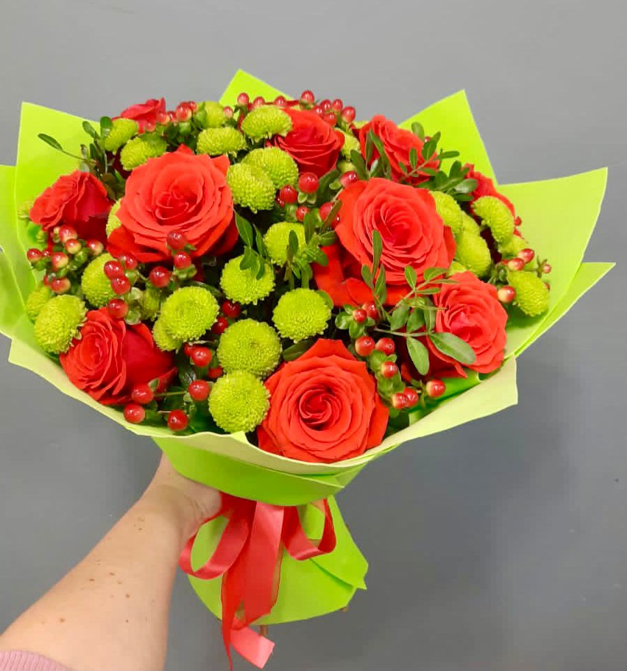 Букет цветов из: Хризантемы и Розы в Томари