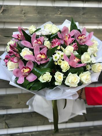 Букет цветов из: Розы и Хризантемы в Томари