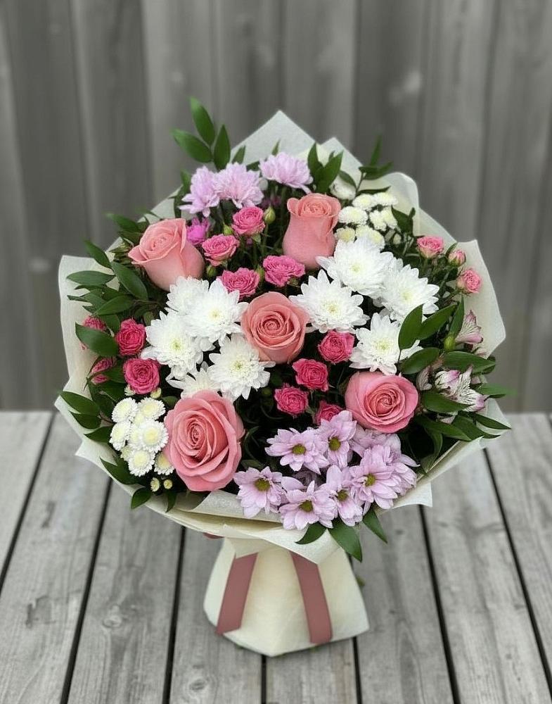Букет цветов из: Альстромерии, Гвоздики, Розы и Хризантемы в Томари