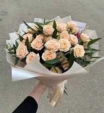 Букет Кремовые розы Латте в Томари