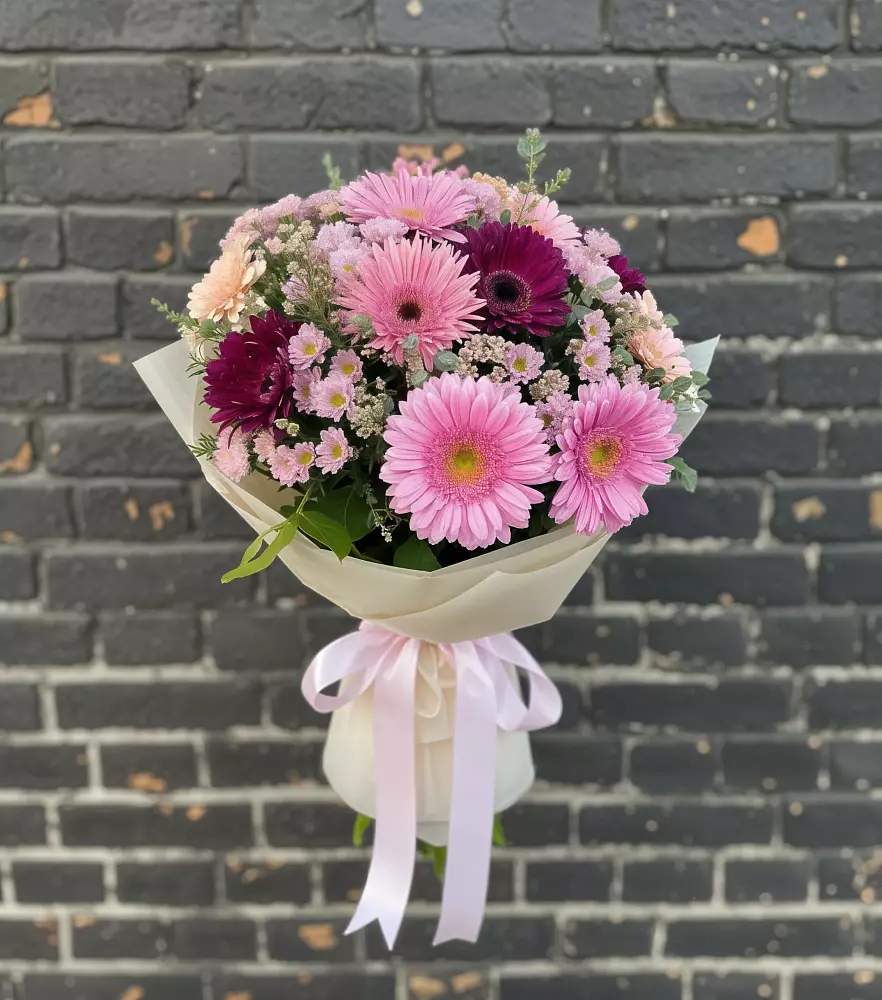 Букет цветов из: Герберы и Хризантемы в Томари