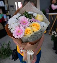 Букет цветов из:  Герберы, Розы и Хризантемы в Томари