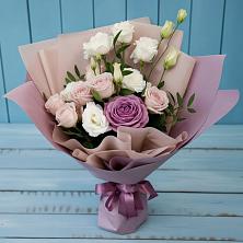 Букет цветов из:  Розы и Лизиантусы в Томари