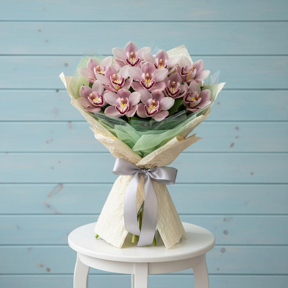 Букет цветов из: Орхидеи и Розы в Томари