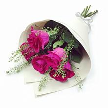 Букет цветов из:  Розы в Томари