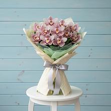 Букет цветов из:  Орхидеи и Розы в Томари
