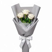 Букет 3 белые розы в Томари