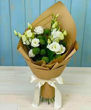 Букет цветов из:  Хризантемы и Лизиантусы в Томари