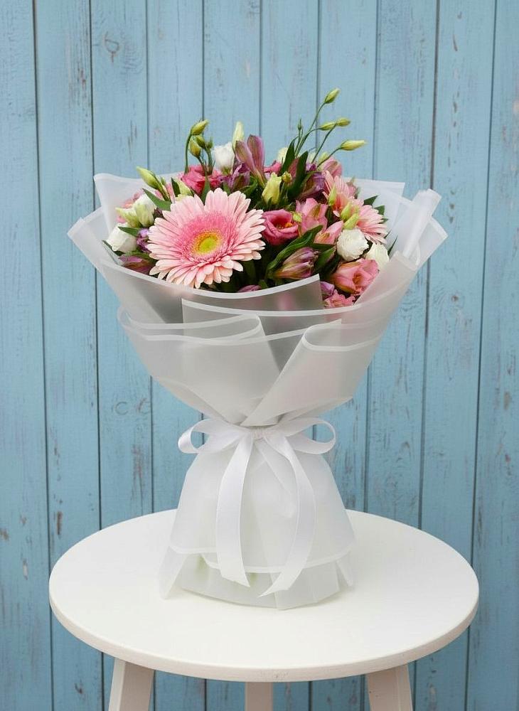 Букет цветов из: Герберы, Альстромерии и Лизиантусы в Томари